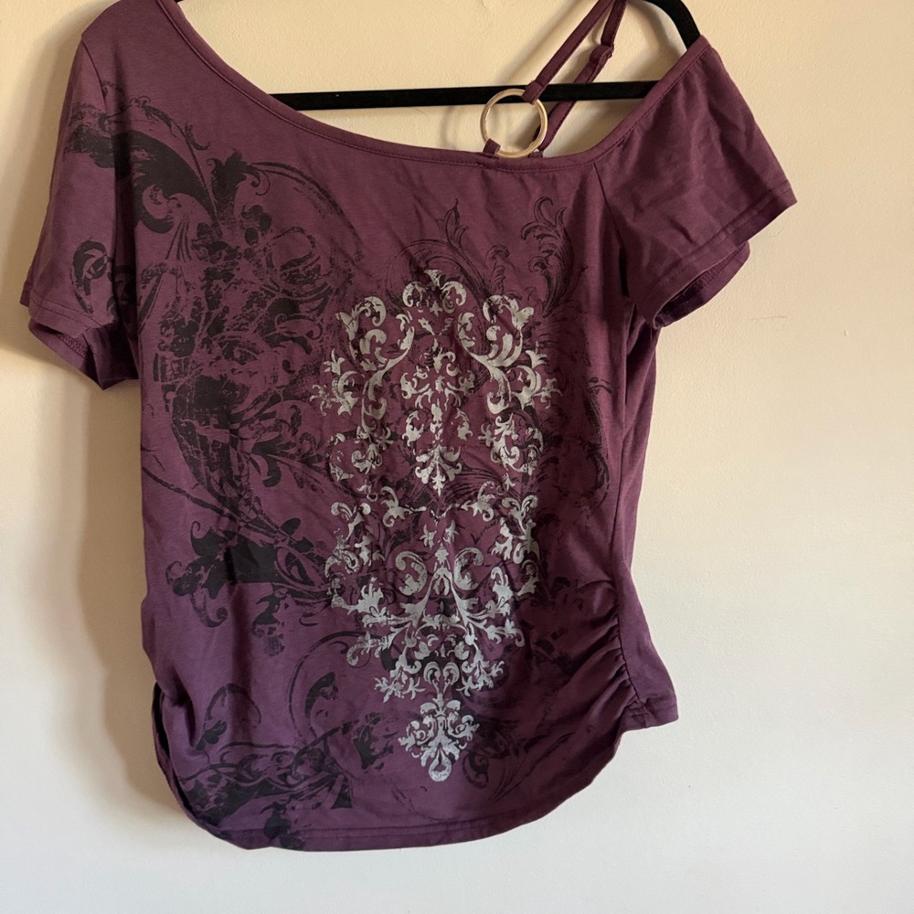 Women's Purple Graphic Top